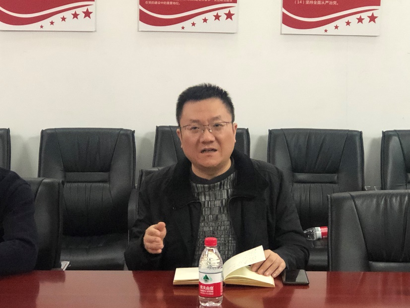 黄色仓库