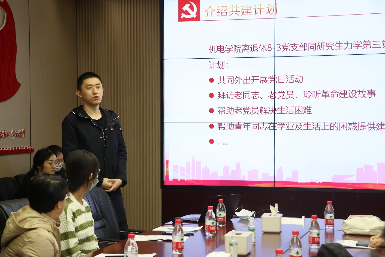 黄色仓库