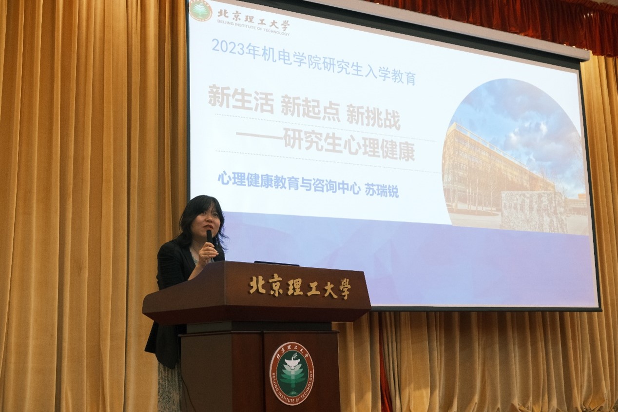 黄色仓库